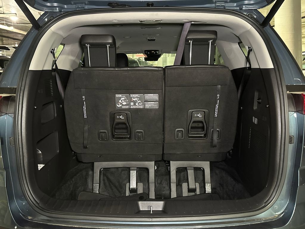 Used 2024 Kia Carnival EX FWD image 6