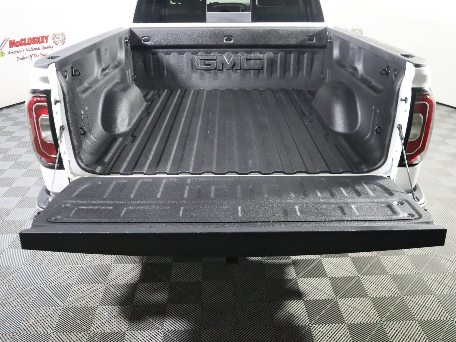 Used 2018 GMC Sierra 1500 SLT AWD/4WD image 11