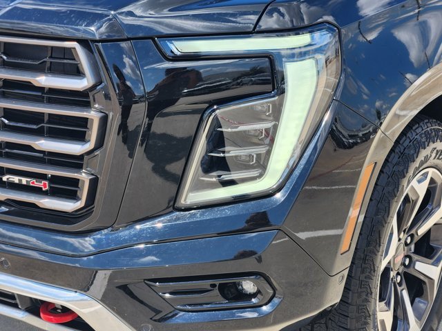 Used 2025 GMC Yukon AT4 Ultimate AWD/4WD image 9