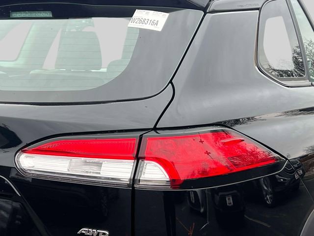 Used 2024 Toyota Corolla Cross L image 11