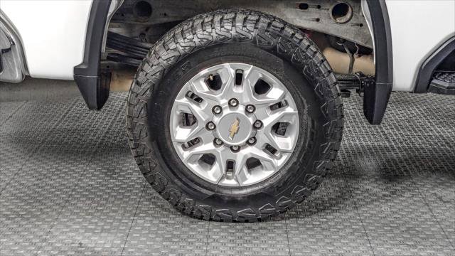 Used 2023 Chevrolet Silverado 2500 LT image 33
