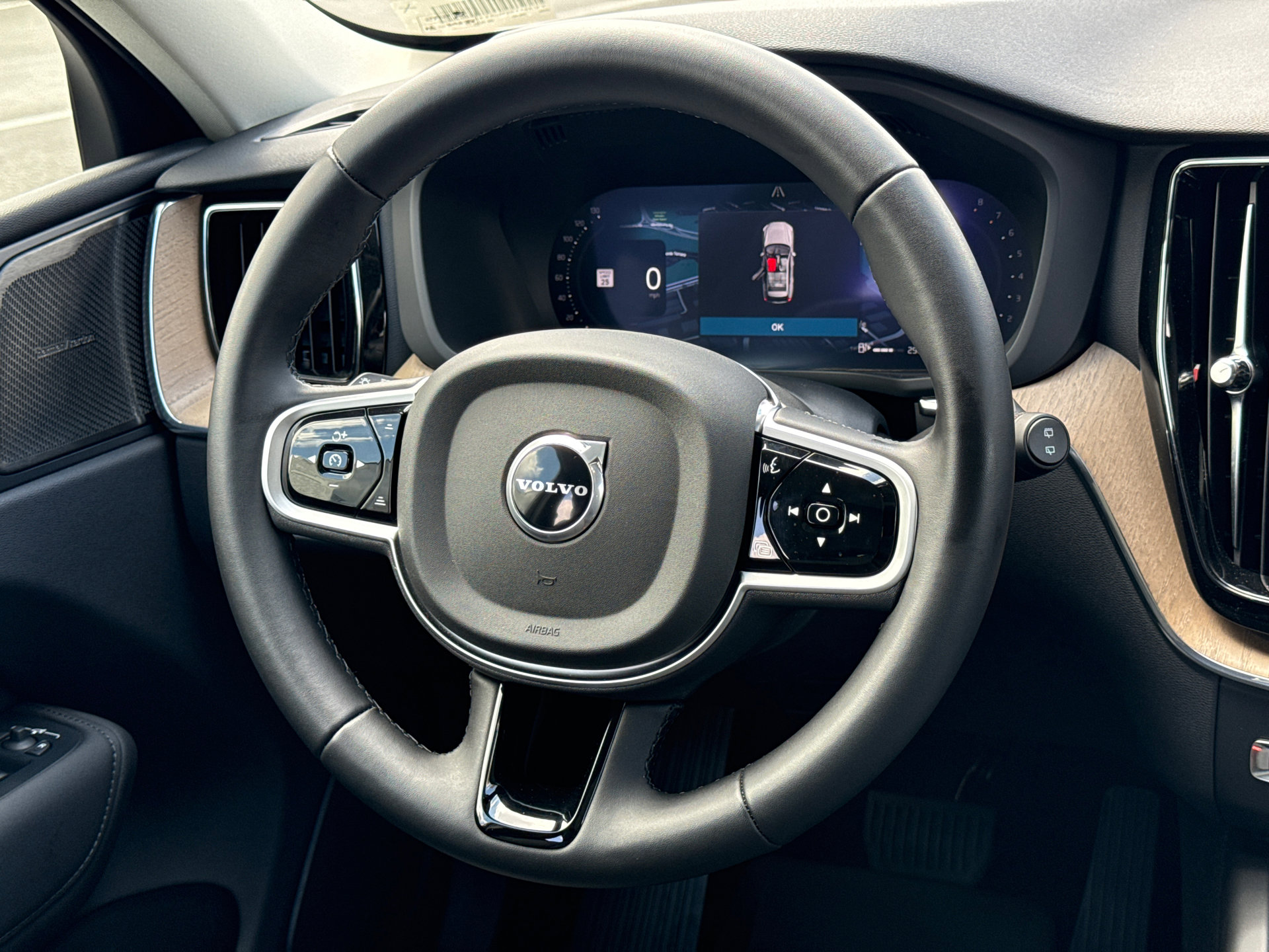 Used 2026 Volvo XC60 B5 Plus w/ Climate Package PRO AWD/4WD image 21