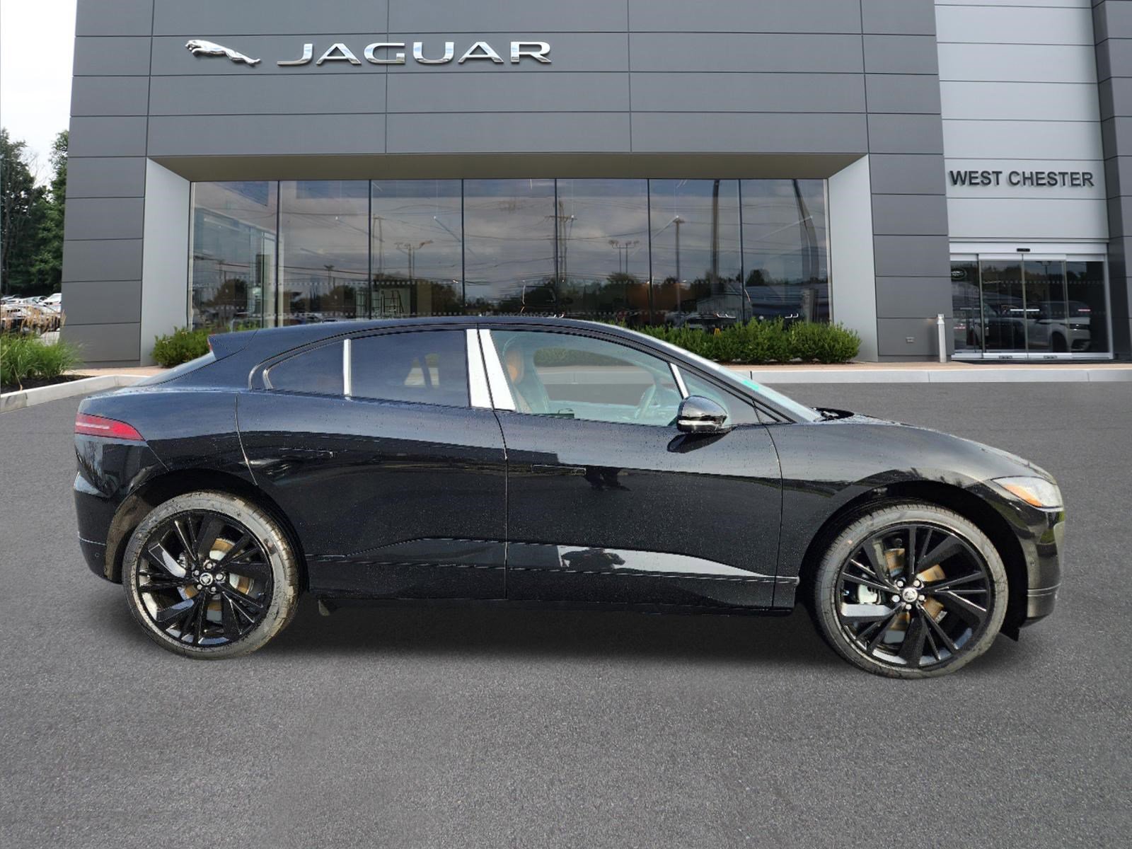 Used 2024 Jaguar I-PACE R-Dynamic HSE AWD/4WD image 4
