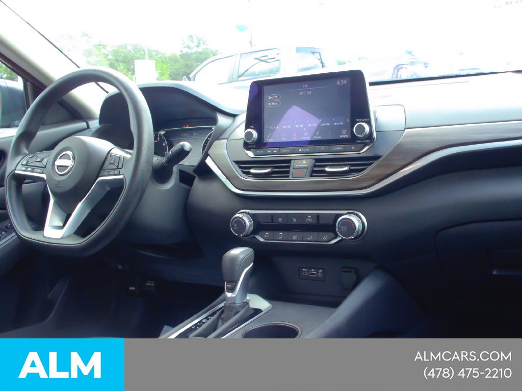 Used 2025 Nissan Altima 2.5 SV FWD image 30