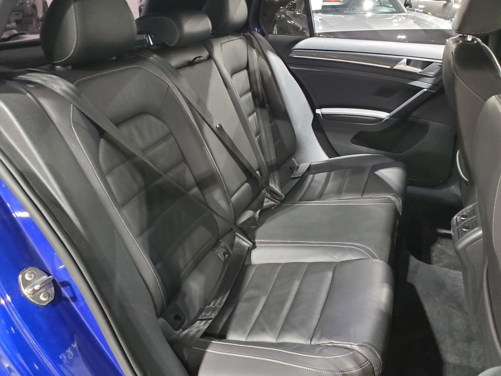 Used 2017 Volkswagen Golf R 4-Door image 20