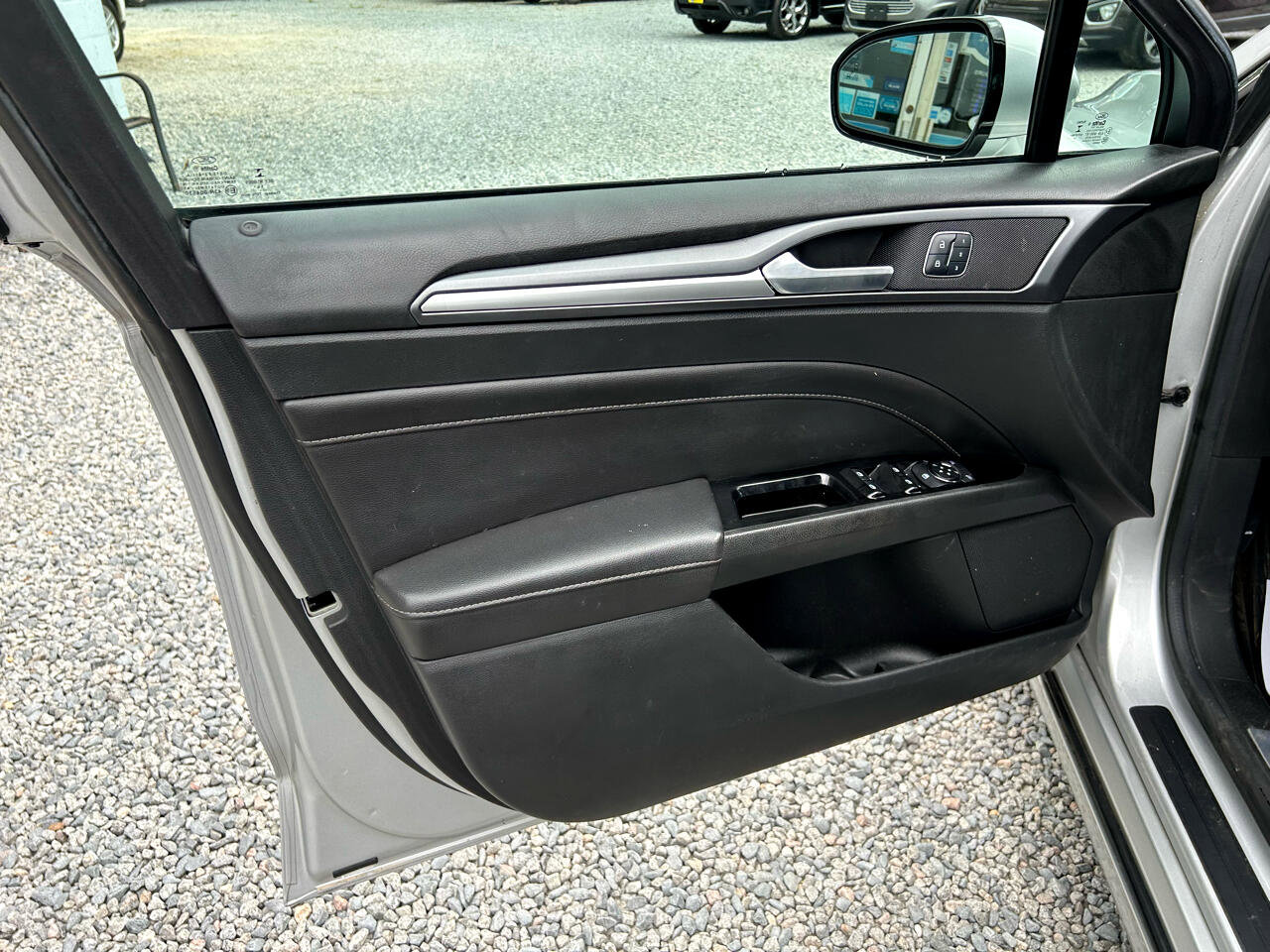 Used 2015 Ford Fusion Energi Titanium w/ Driver Assist Package image 10