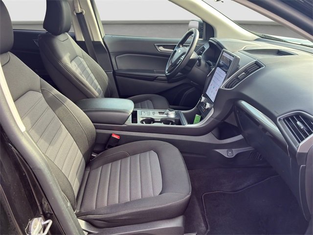 Used 2024 Ford Edge SE w/ Black Appearance Package image 9