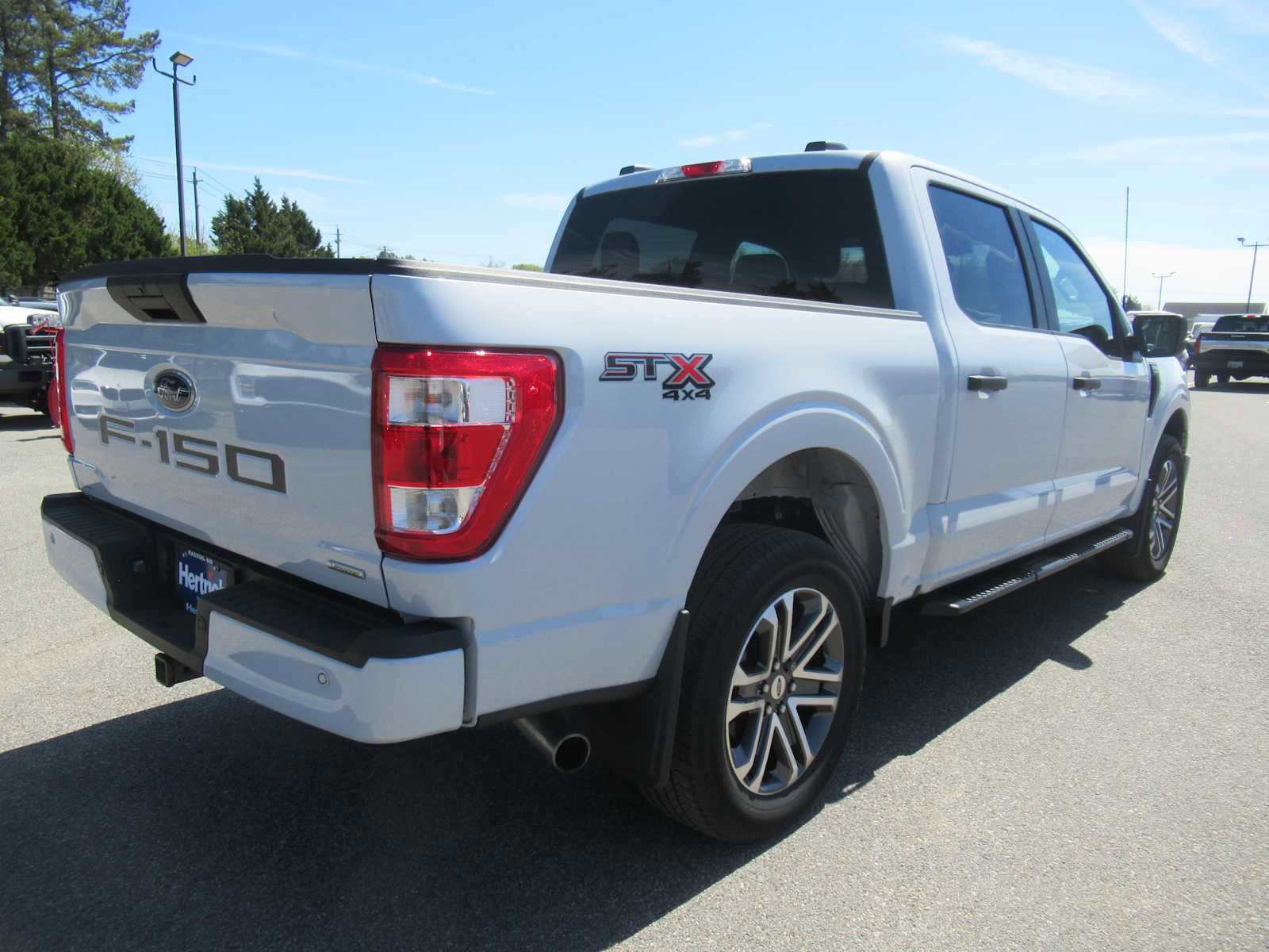 Used 2022 Ford F150 XL w/ STX Appearance Package image 5