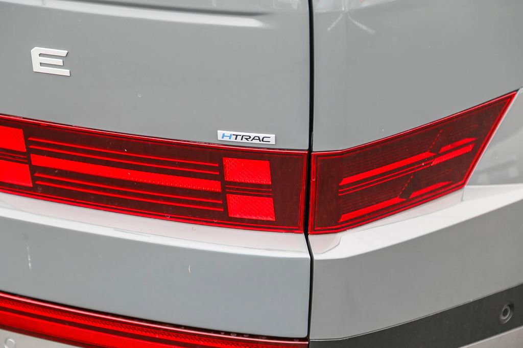 Certified 2026 Hyundai Santa Fe Limited AWD/4WD image 10
