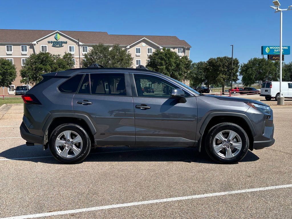 Used 2025 Toyota RAV4 XLE w/ Convenience Package AWD/4WD image 5