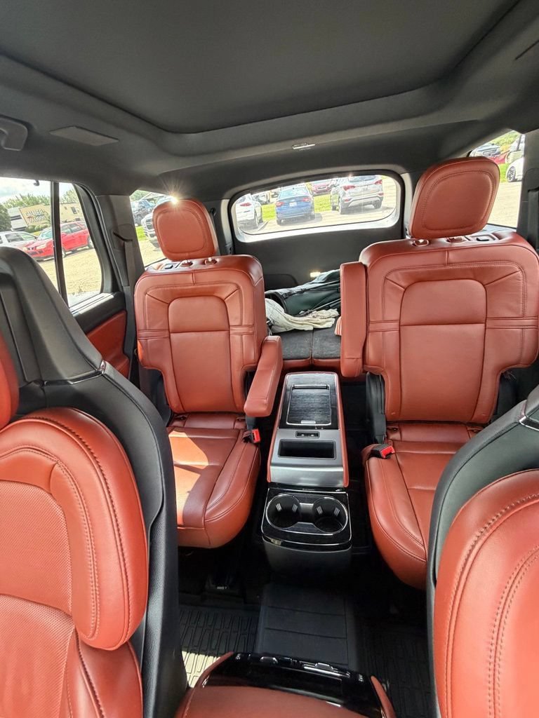 Used 2025 Lincoln Aviator Reserve w/ Equipment Group 201A AWD/4WD image 8