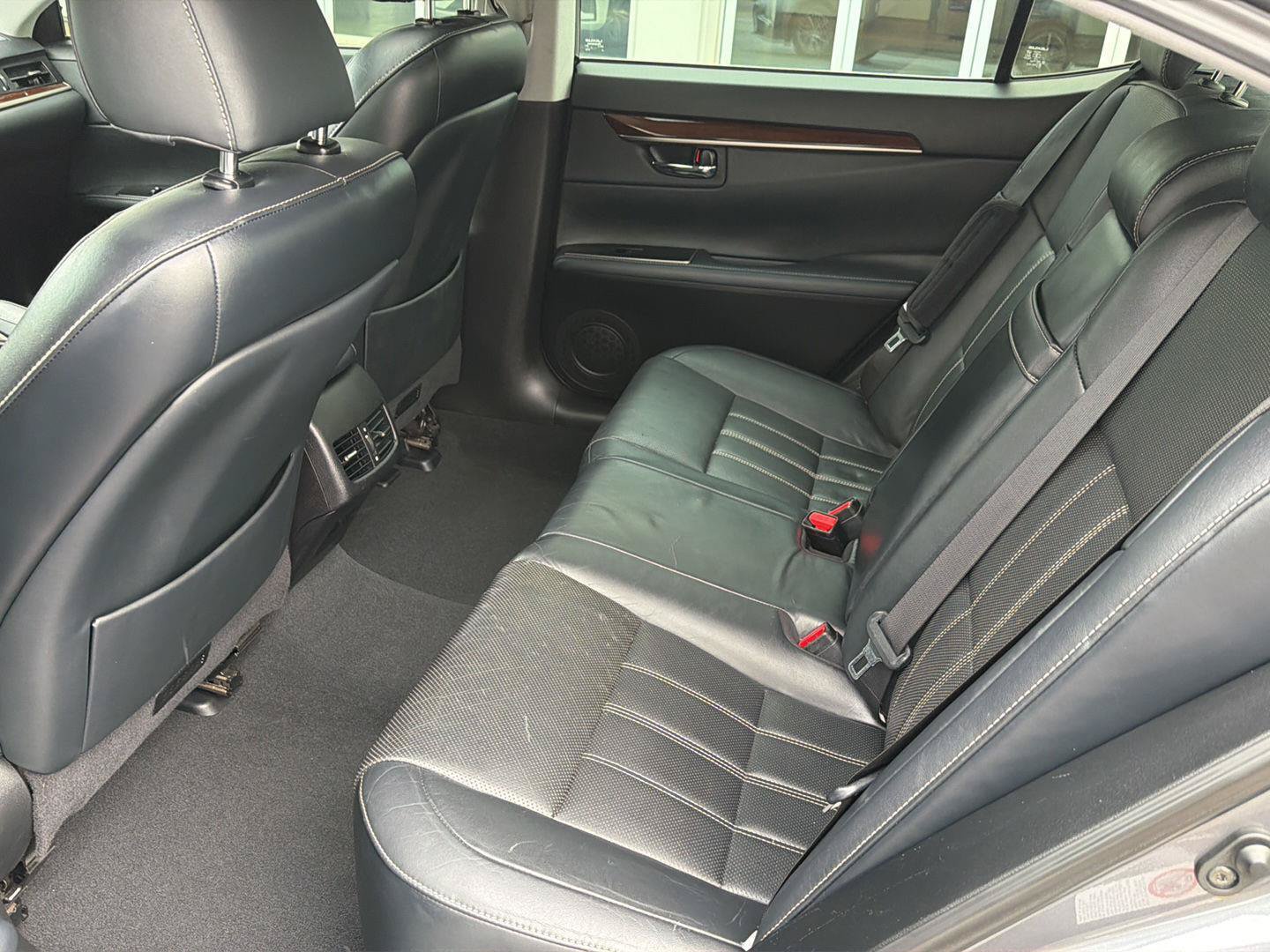 Used 2018 Lexus ES 350 w/ Luxury Package w/Wood Trim FWD image 11