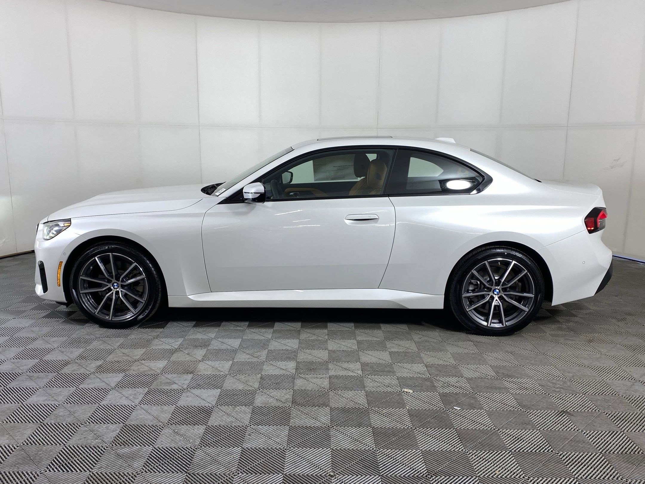 Used 2025 BMW 230i xDrive 230i xDrive w/ Premium Package image 2