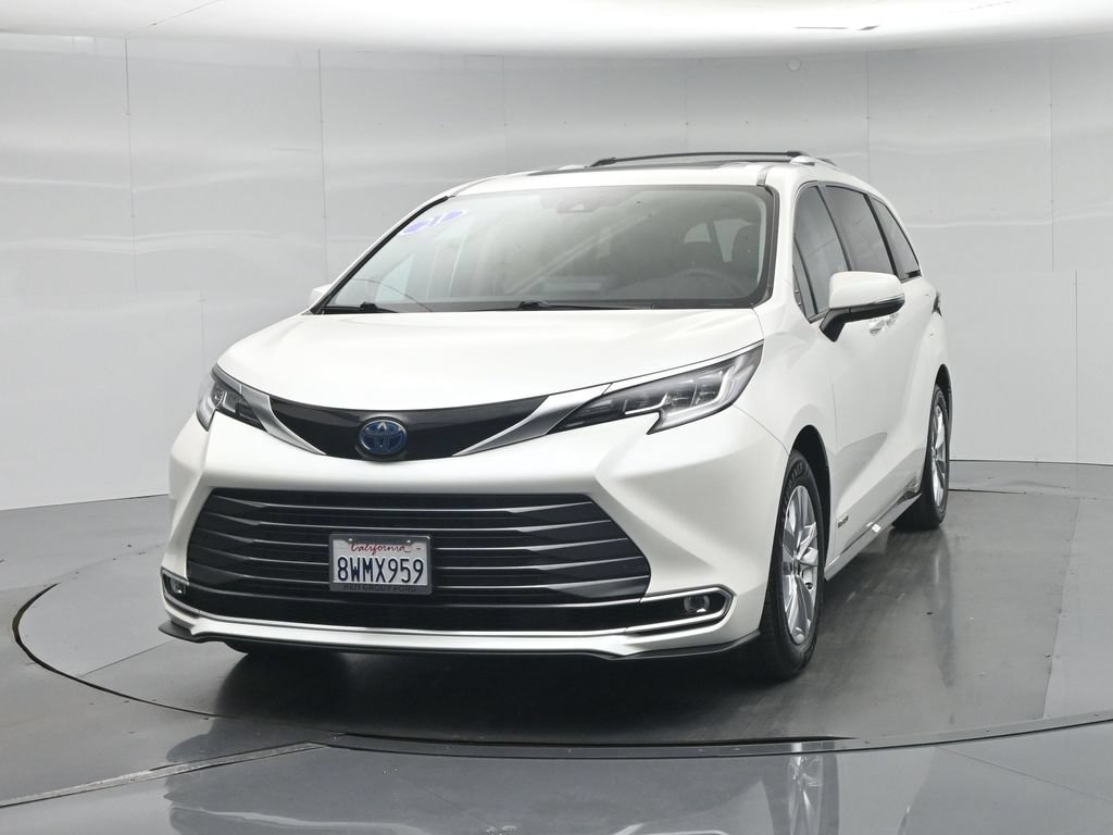 Used 2021 Toyota Sienna Limited FWD image 59
