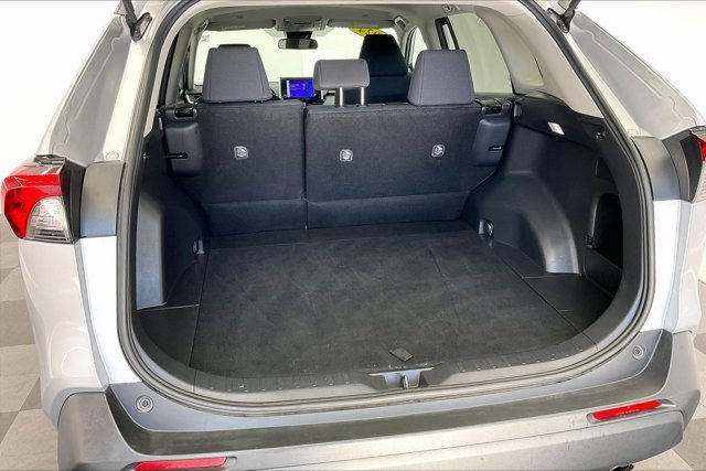 Used 2024 Toyota RAV4 LE image 28