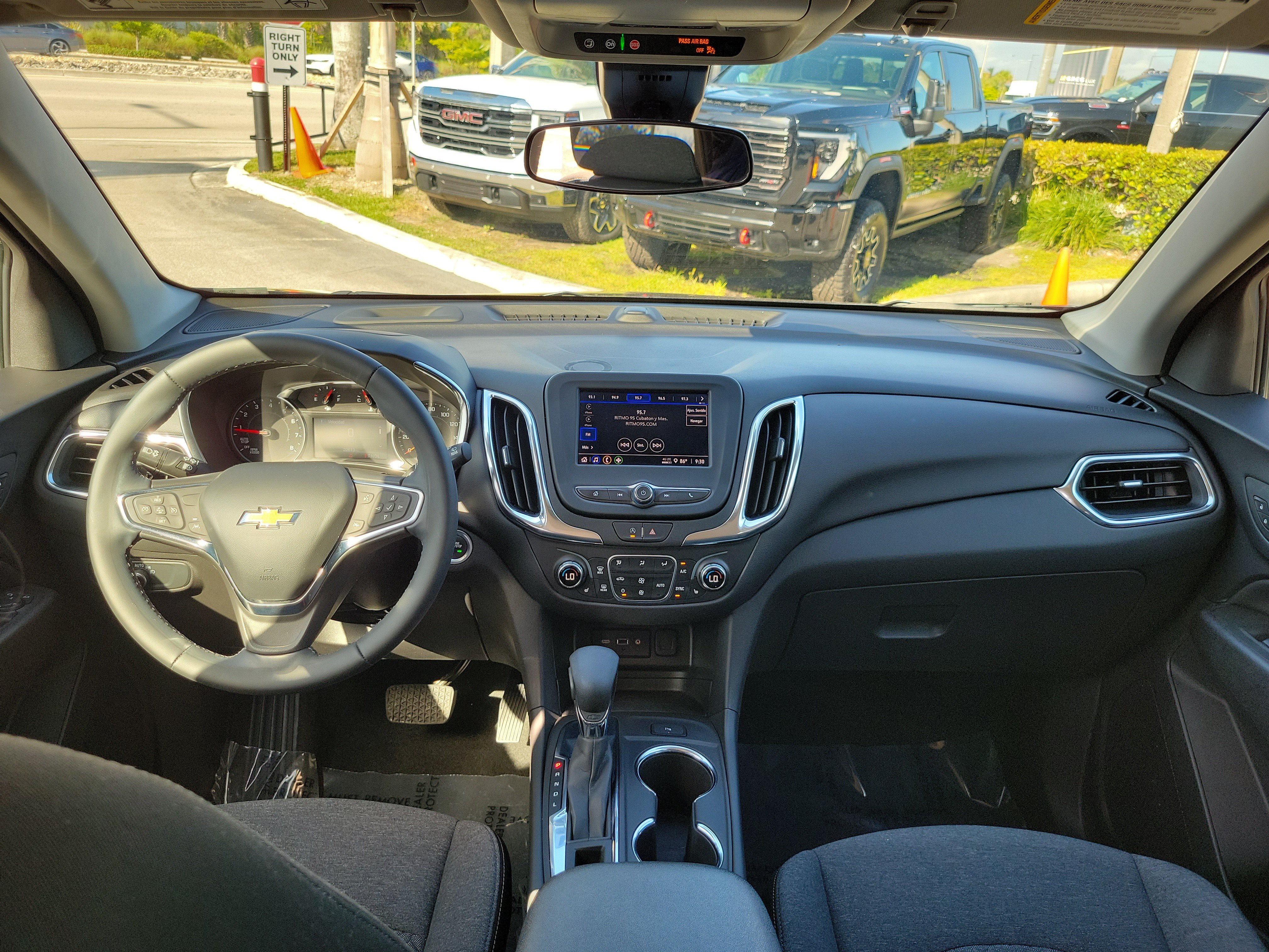 Used 2024 Chevrolet Equinox LT FWD image 18