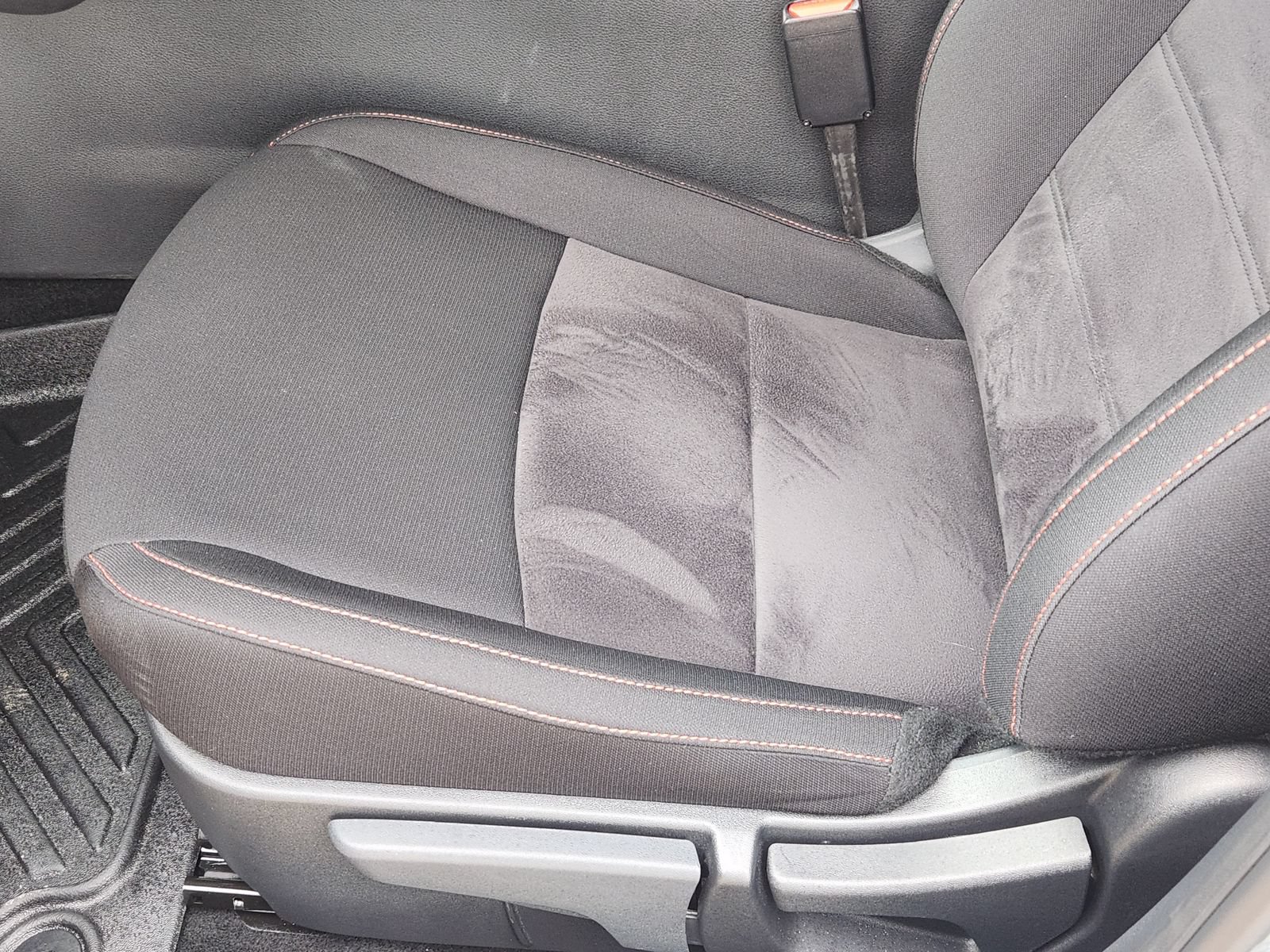 Certified 2025 Nissan Sentra SR FWD image 27