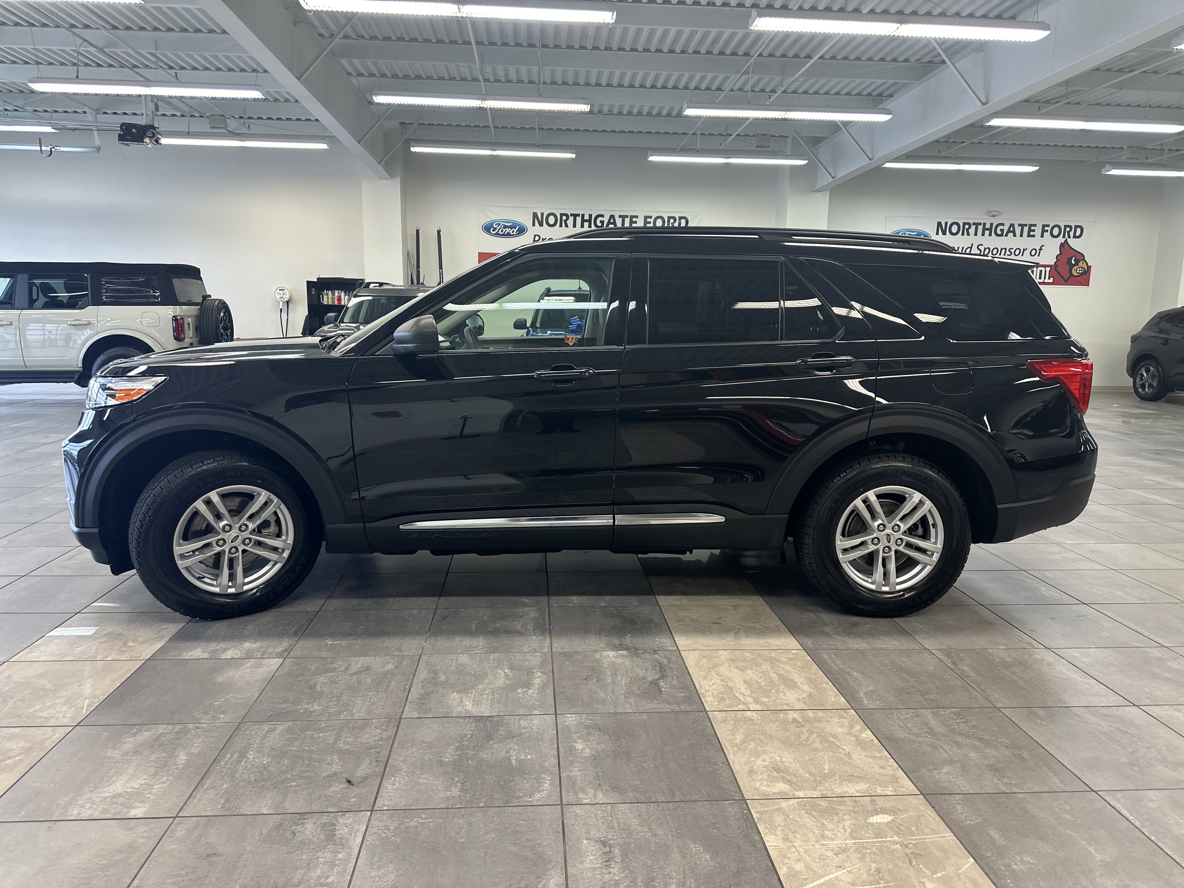 Used 2023 Ford Explorer XLT w/ Equipment Group 202A image 17