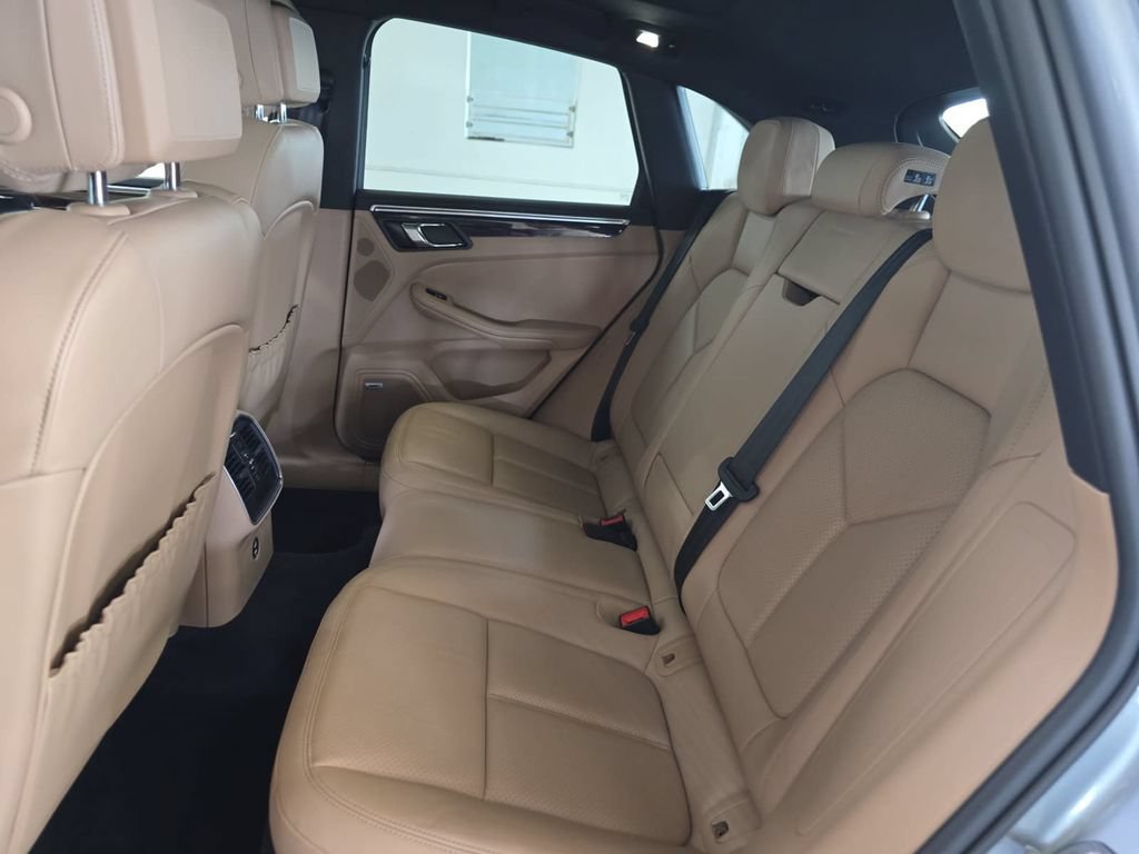 Certified 2021 Porsche Macan S AWD/4WD image 21