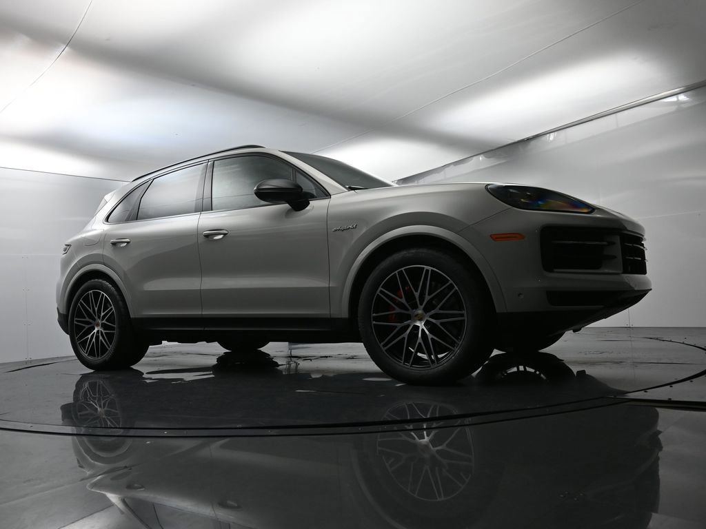 Certified 2025 Porsche Cayenne S image 56