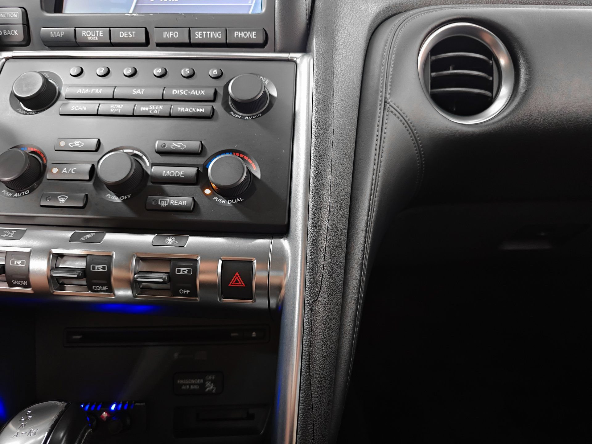 Used 2010 Nissan GT-R Premium AWD/4WD image 56