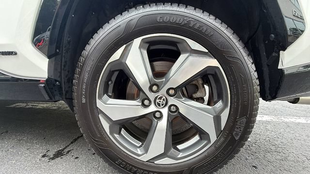 Used 2023 Toyota RAV4 SE w/ Weather & Moonroof Package AWD/4WD image 11