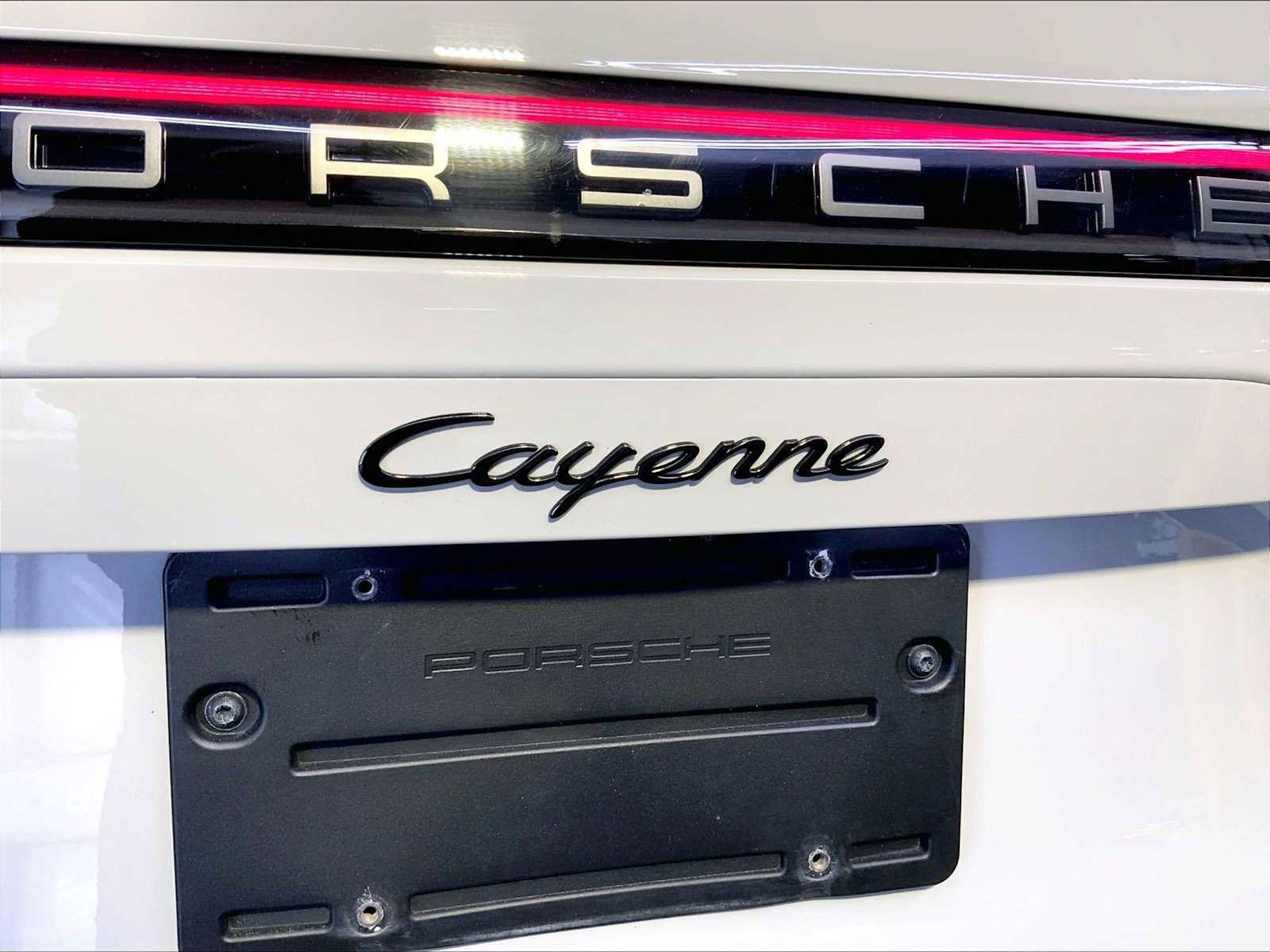 Certified 2022 Porsche Cayenne Platinum Edition image 68