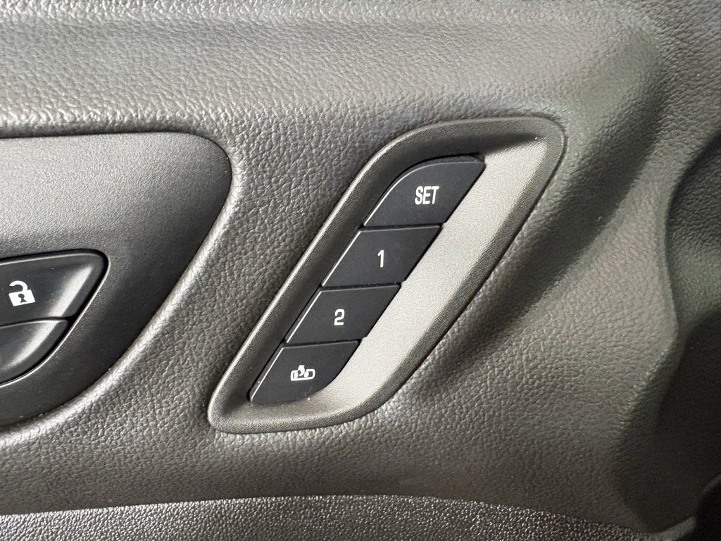 Used 2022 GMC Acadia AT4 w/ Technology Package image 15