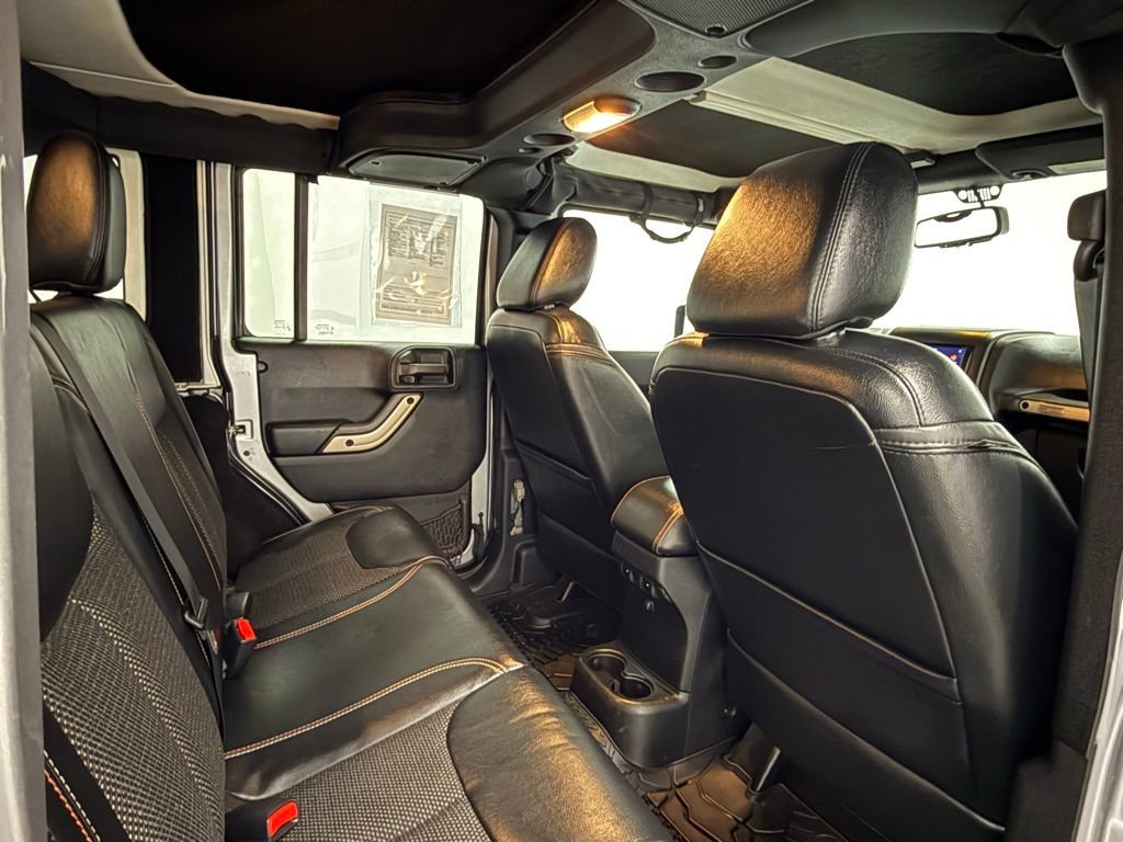 Used 2017 Jeep Wrangler Unlimited Sahara image 18