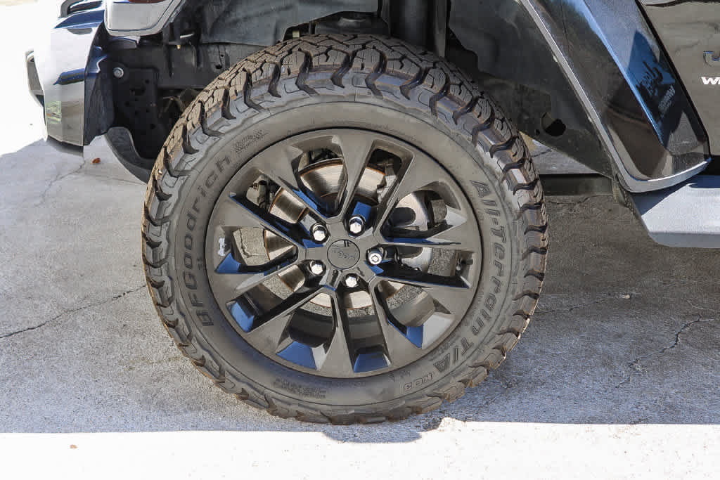Used 2022 Jeep Wrangler Unlimited Sahara AWD/4WD image 7