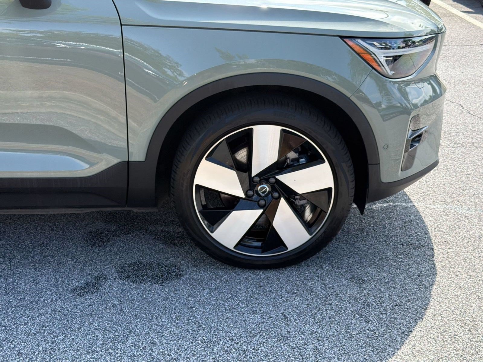 Certified 2023 Volvo C40 P8 Recharge Ultimate AWD/4WD image 11