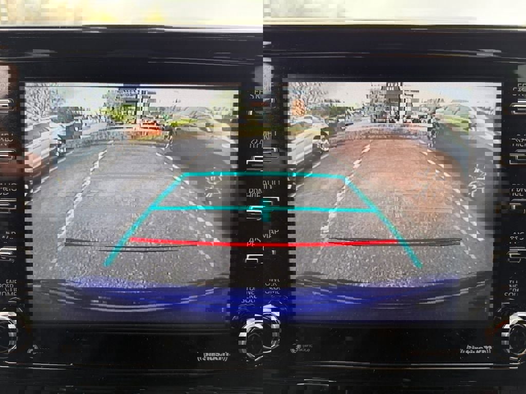 Used 2021 Toyota Corolla SE w/ SE Premium Package image 20