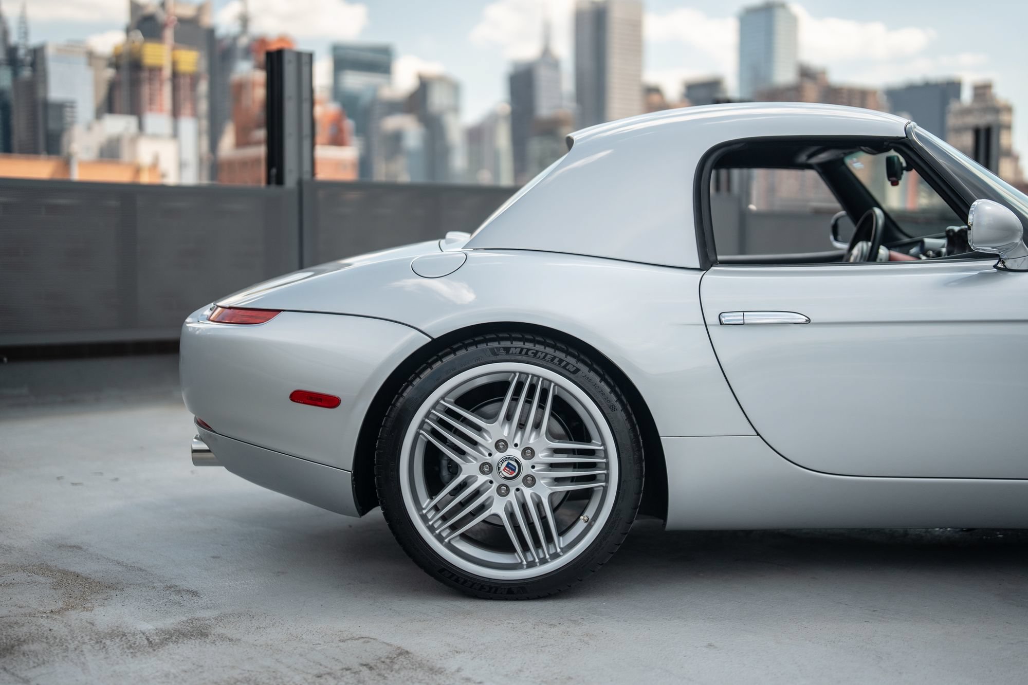 Used 2003 BMW Z8 RWD image 27