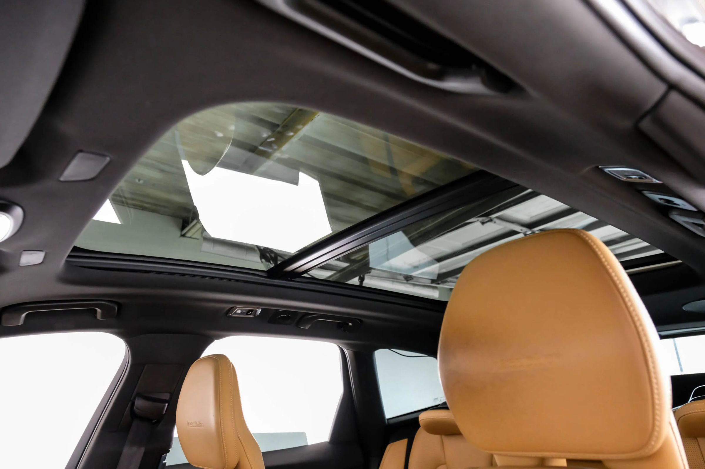 Used 2019 Volvo XC60 T5 Inscription w/ Protection Package Premier FWD image 4