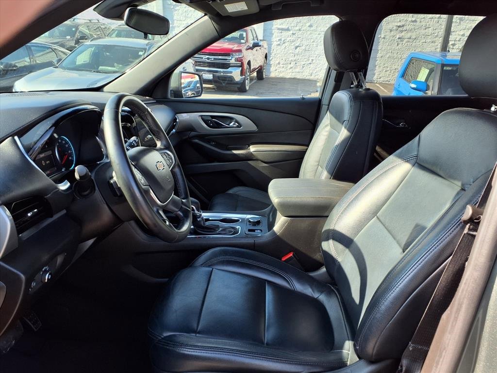Used 2023 Chevrolet Traverse LT image 14