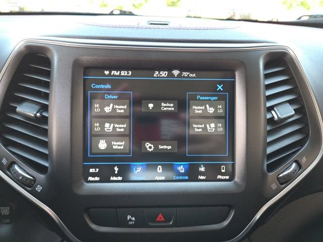 Used 2019 Jeep Cherokee Trailhawk AWD/4WD image 9