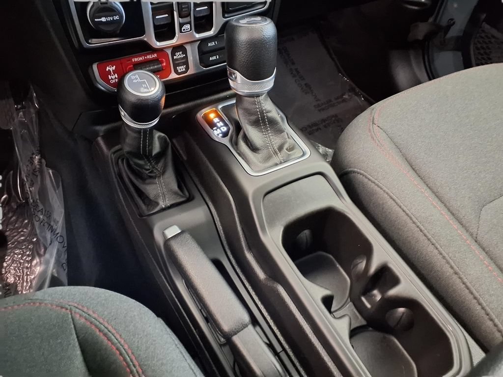 Used 2024 Jeep Wrangler Unlimited Rubicon AWD/4WD image 11
