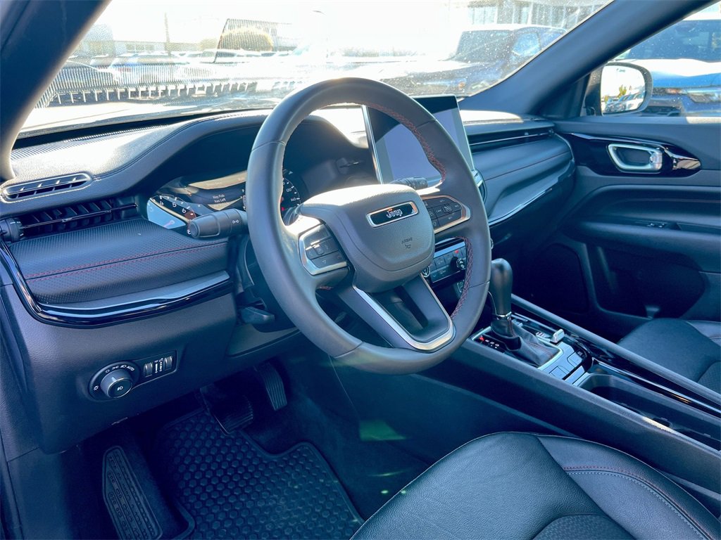 Used 2024 Jeep Compass Trailhawk image 10