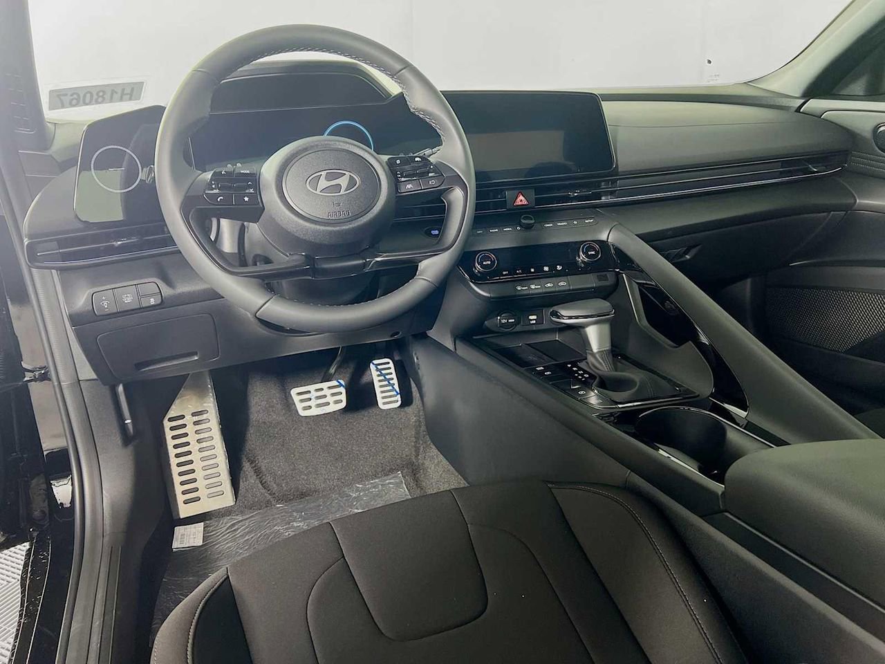 New 2025 Hyundai Elantra SEL image 7