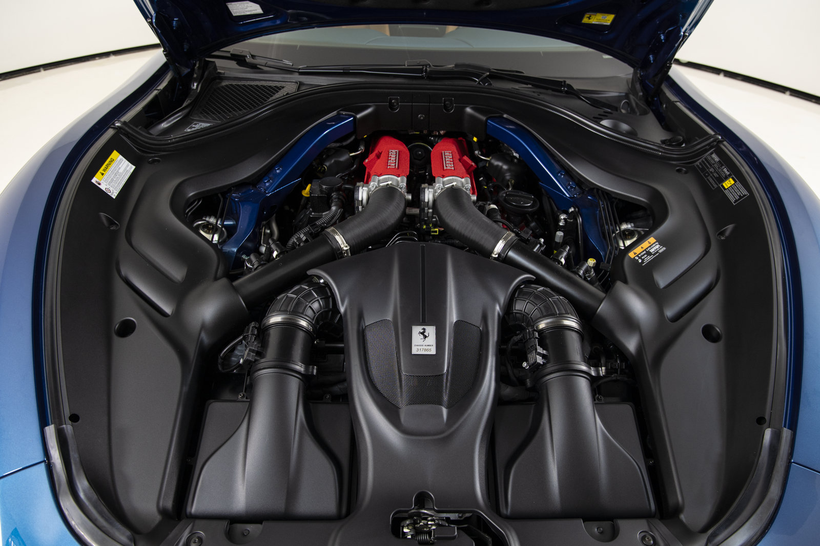 Certified 2025 Ferrari Roma Spider RWD image 35