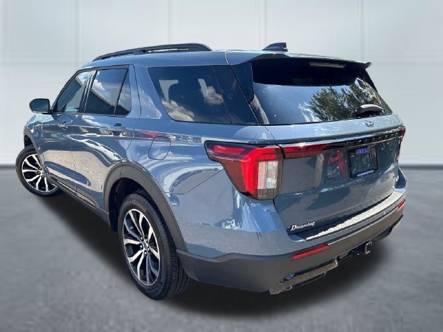 Used 2026 Ford Explorer ST-Line AWD/4WD image 3