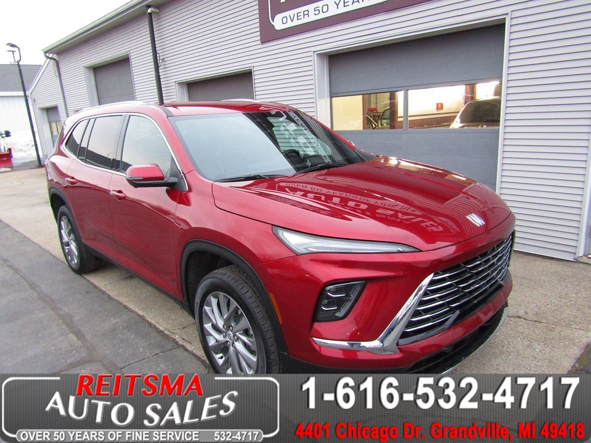 Used 2025 Buick Enclave Preferred image 1