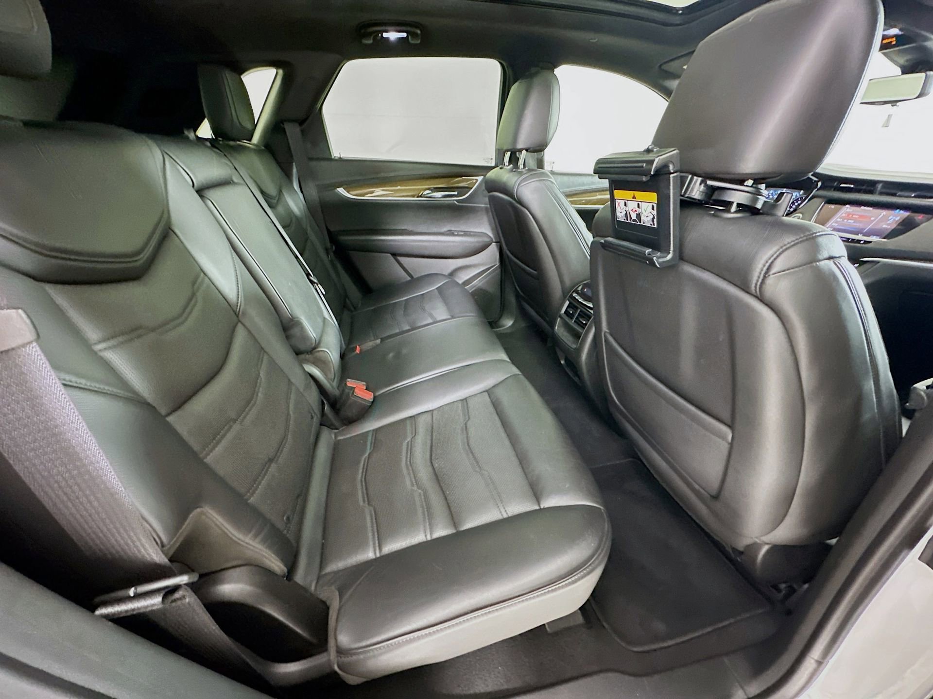Used 2017 Cadillac XT5 Platinum image 29