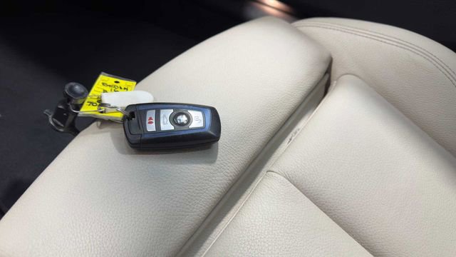 Used 2016 BMW 340i xDrive Sedan AWD/4WD image 23