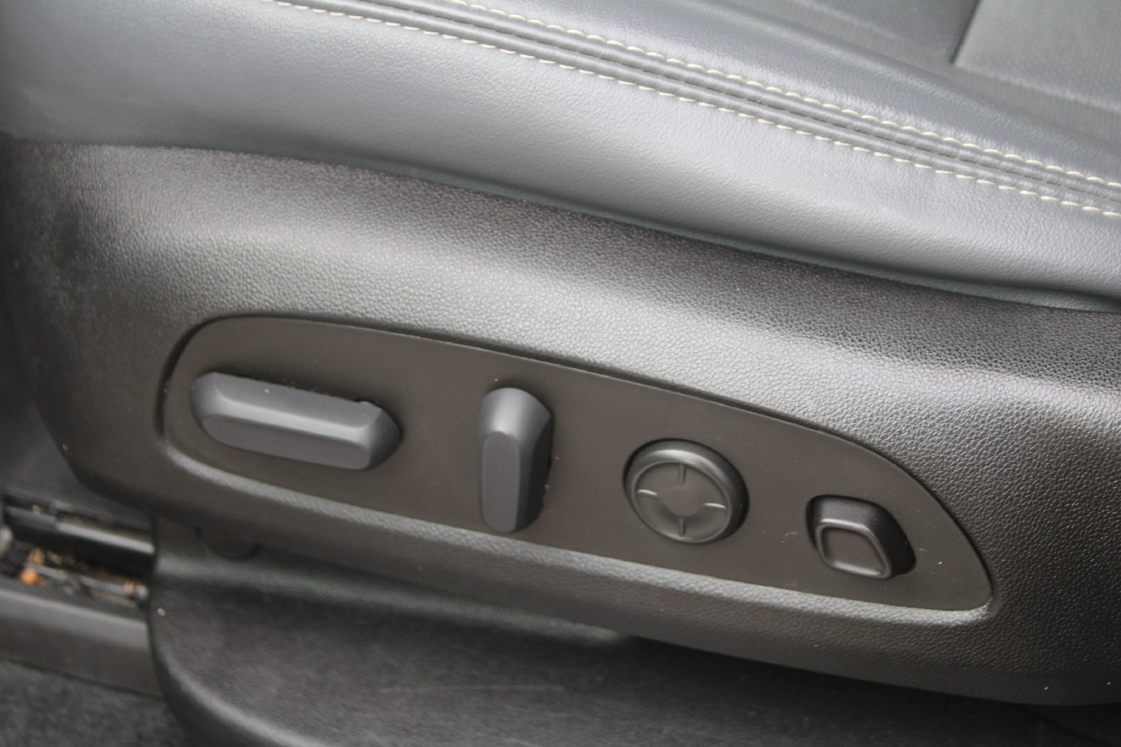 Used 2022 Buick Enclave Premium FWD image 27