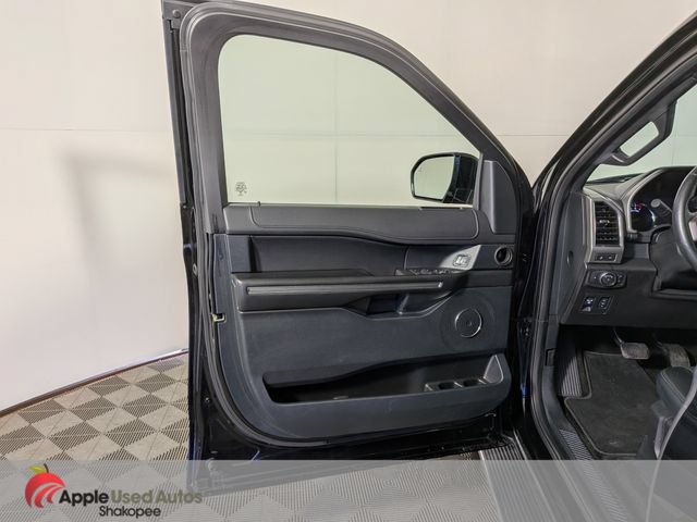 Used 2018 Ford Expedition Max XLT w/ Equipment Group 202A AWD/4WD image 14