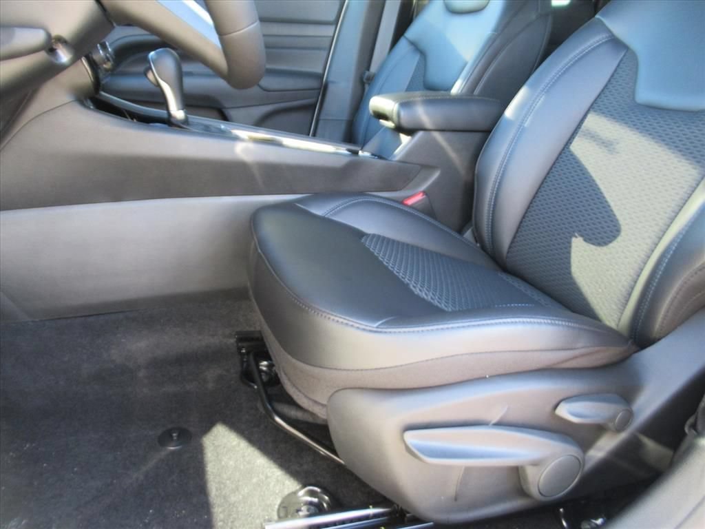 New 2026 Jeep Compass Latitude AWD/4WD image 15