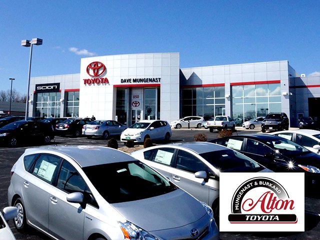 Used 2021 Toyota RAV4 XLE image 25