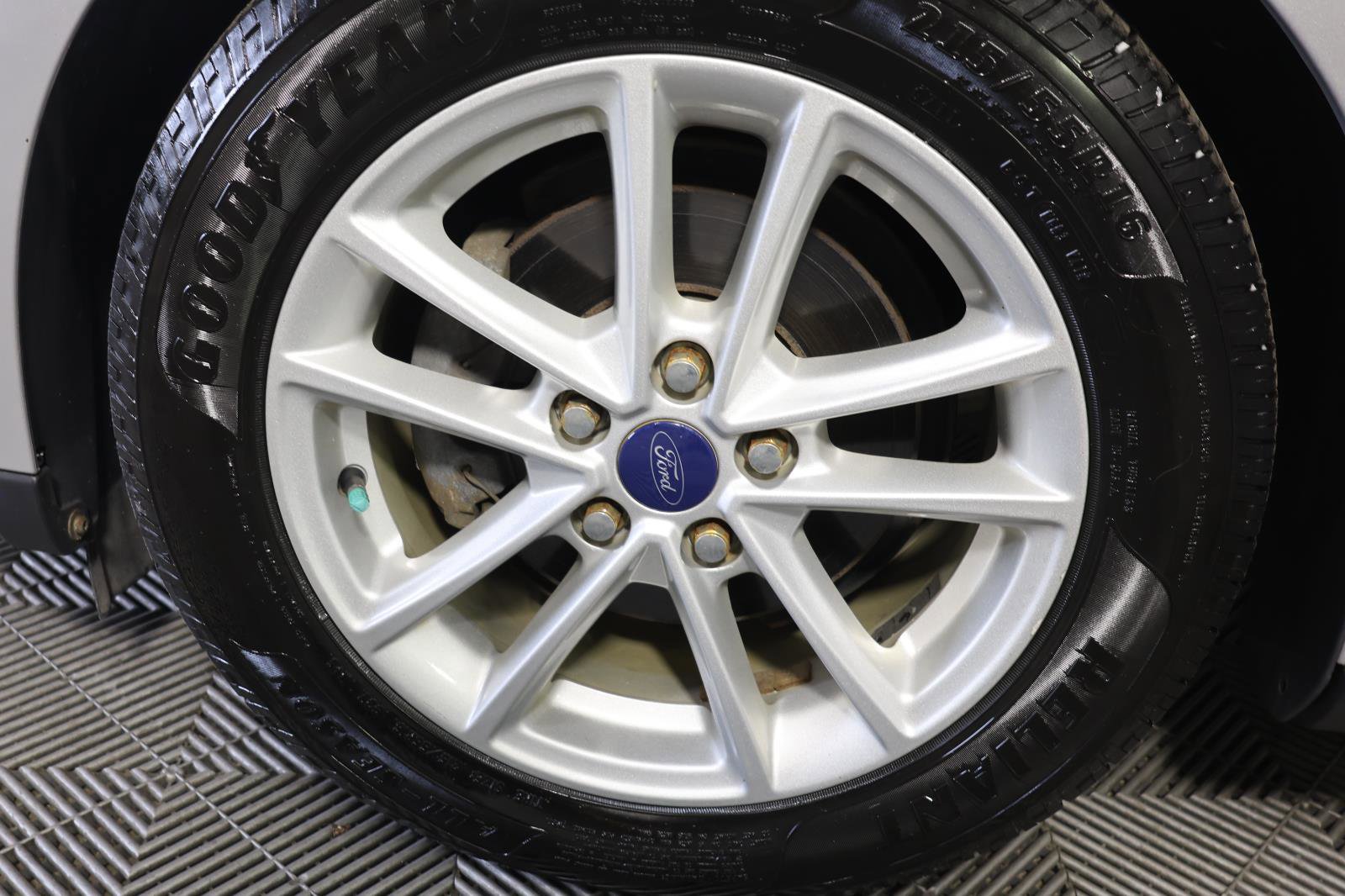 Used 2017 Ford Focus SE FWD image 26