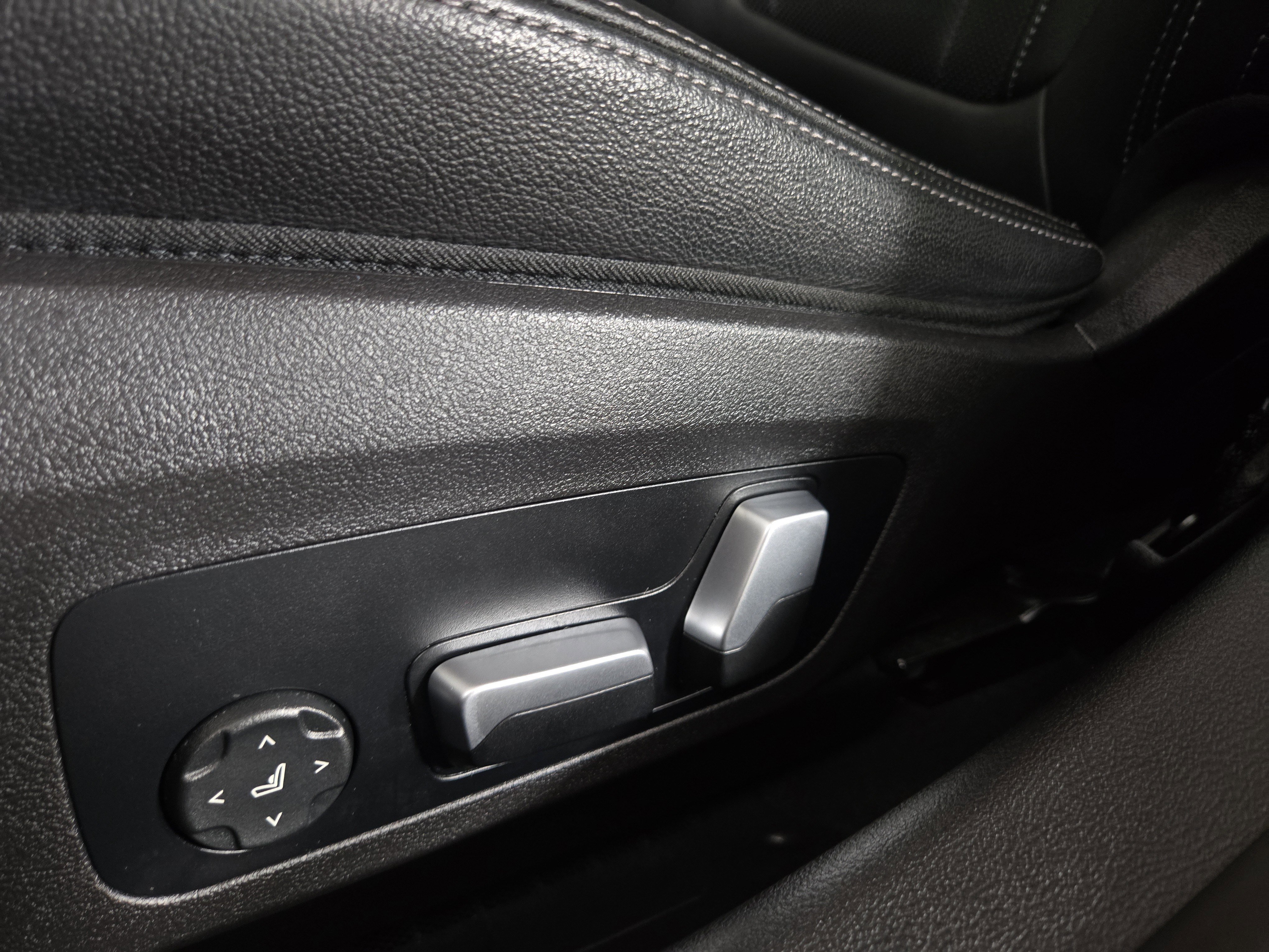 Used 2022 BMW 330i xDrive 330i xDrive w/ Convenience Package image 33